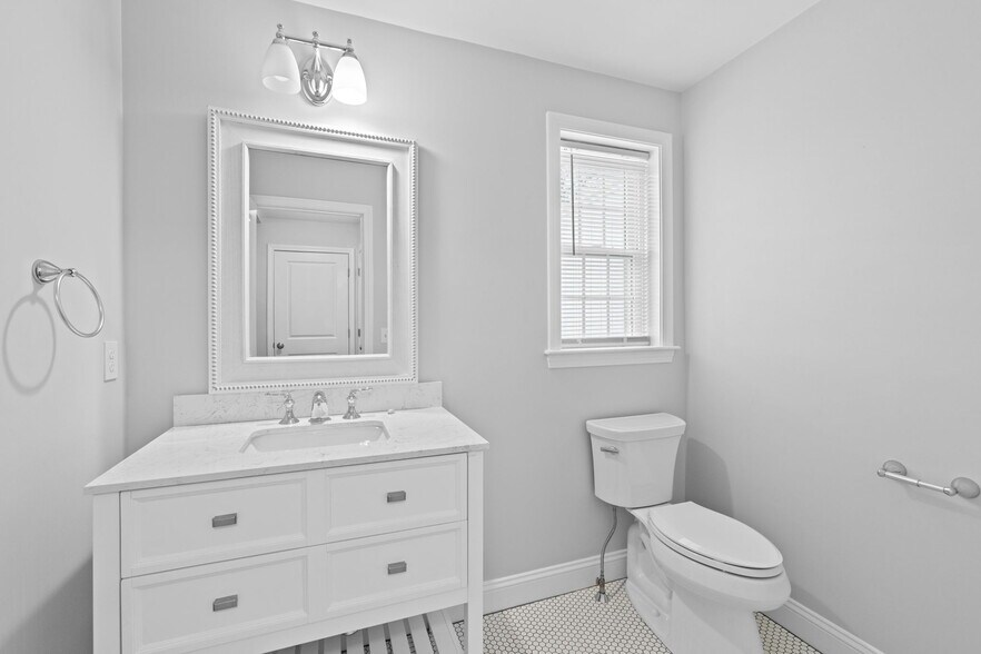 Building Photo - 145 Driftway