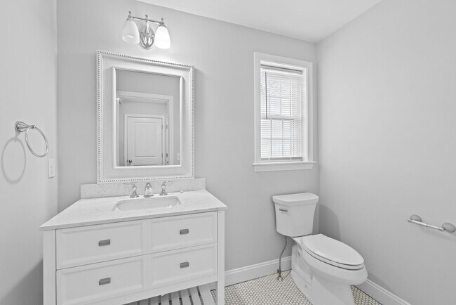 Building Photo - 145 Driftway