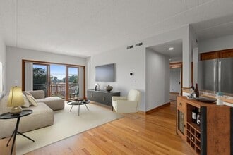Building Photo - 2 bedroom in Chicago IL 60707