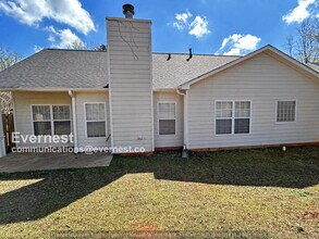 Building Photo - 3 Bed/2 Bath Home with Garage / Pet-Friendly / Available Now!