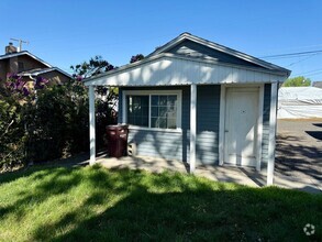 Building Photo - Charming 1BR/1BA Rental in Downtown Clarks...
