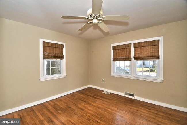 Building Photo - 660 Osborne Ave