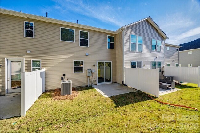 Building Photo - 1351 Southern Sugar Dr