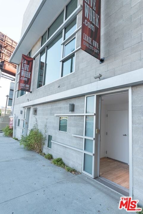 Building Photo - 717 Highland Ave