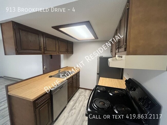 Building Photo - 913 Brookfield Dr