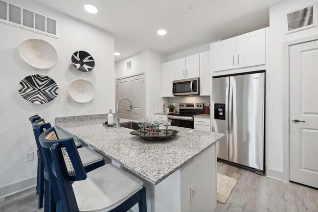 Building Photo - 945 Blakey Ln