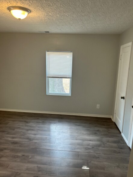 Building Photo - 3790 Barron Ave