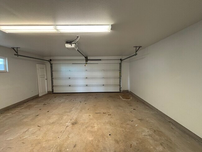 Building Photo - 92-5034-5034 Limukele St