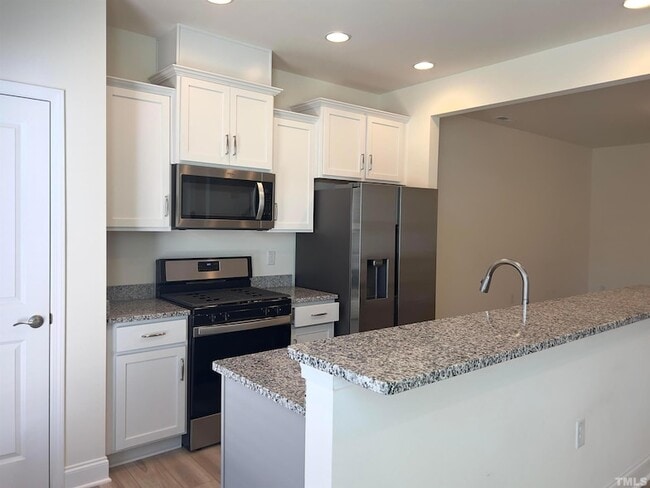 Building Photo - 2007 Nandina Trl