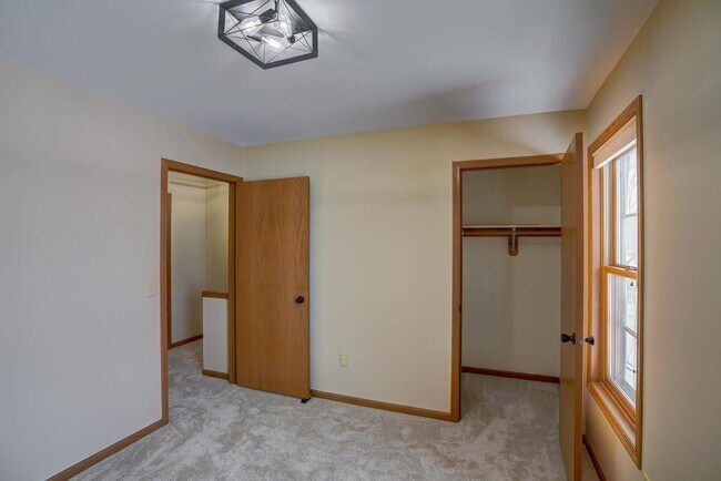 Building Photo - 3601 Basalt Ln