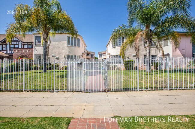 Building Photo - 3809 1/4 W Adams Blvd-A
