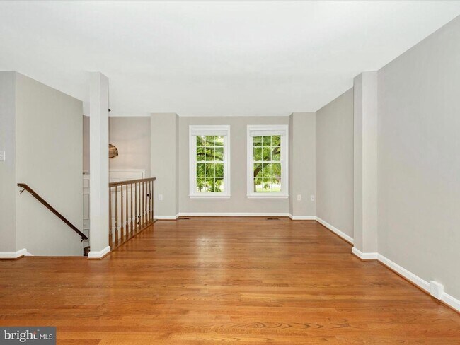 Building Photo - 112 Bracken Ct