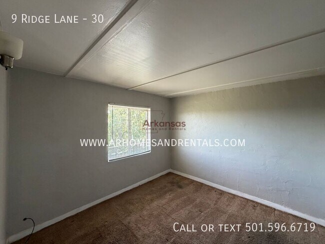 Building Photo - 9 Ridge Ln