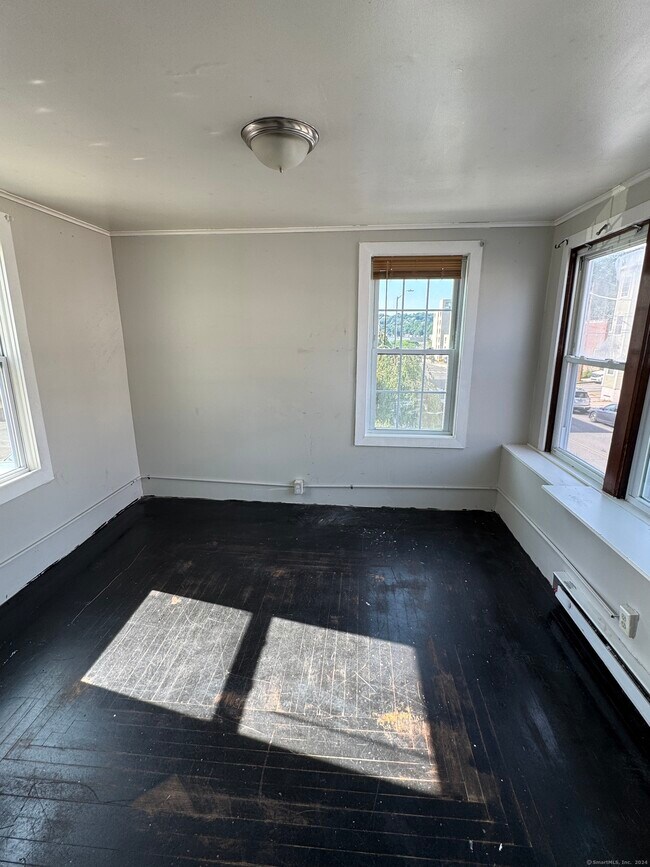 Building Photo - 105 Olivia St