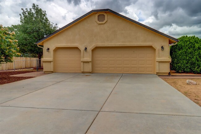 Building Photo - Home for Rent in Prescott Valley!