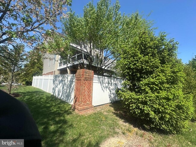 Building Photo - 4512 Grazing Way