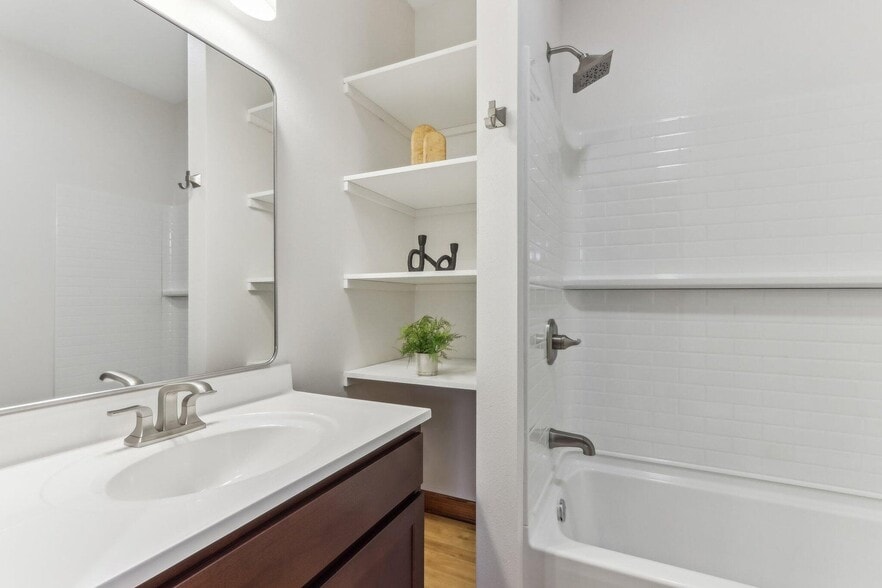 Bathroom - 351 E Deer Pl