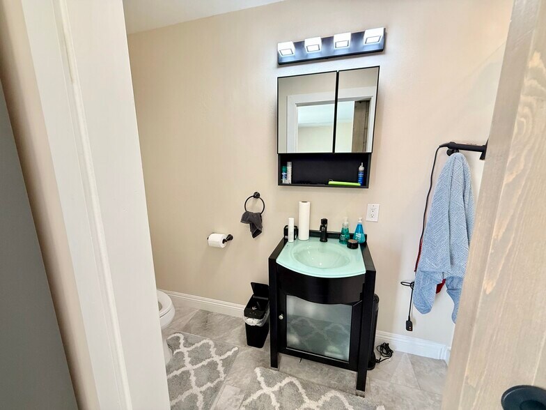 Master Bathroom 2 - 26431 Via Lara