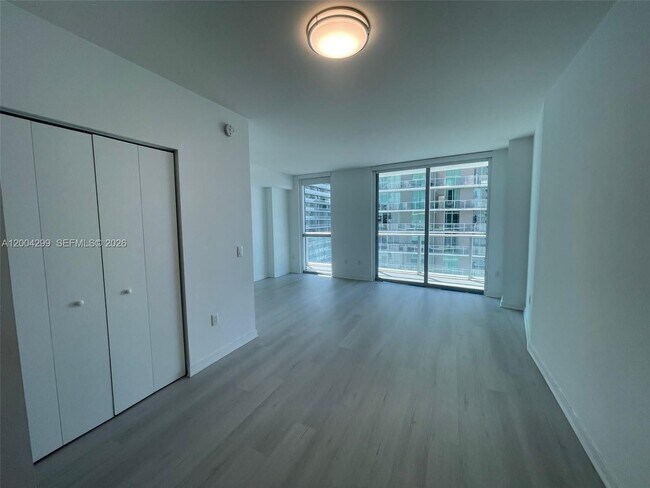 Building Photo - 1100 S Miami Ave