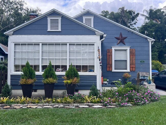 Primary Photo - 1617 E Amelia St