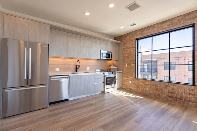 Building Photo - Luxurious Industrial Loft - 2 bed 2 bath c...
