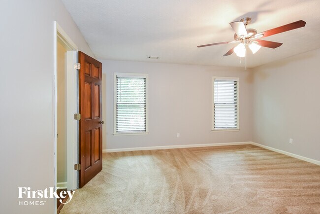 Building Photo - 1214 Hollytree Ct