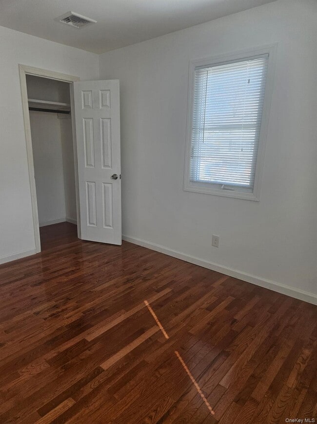 Building Photo - 9 Bainbridge St