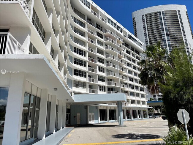 Building Photo - 1801 S Ocean Dr