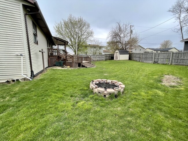 Building Photo - 105 Colony Dr