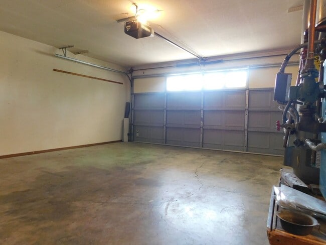 Building Photo - Single Family with Garage