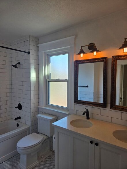 Building Photo - 2 Pennsylvania St