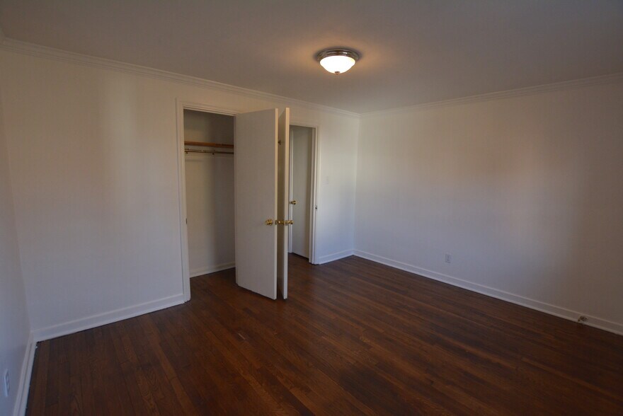 room 2 - 212 West St