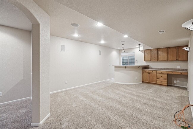 Building Photo - Wonderful 3 bedroom, 3.5 bath home in High...