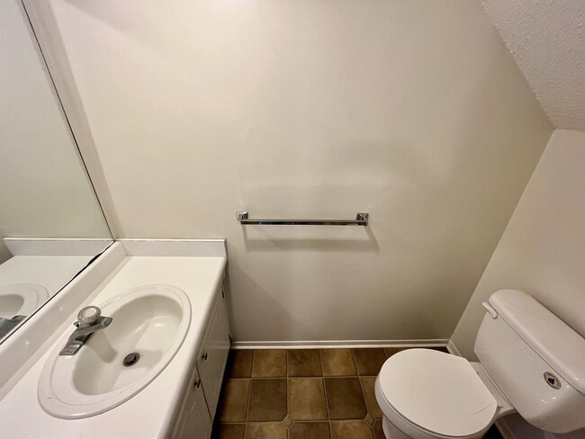 Building Photo - 901 Olmstead Dr