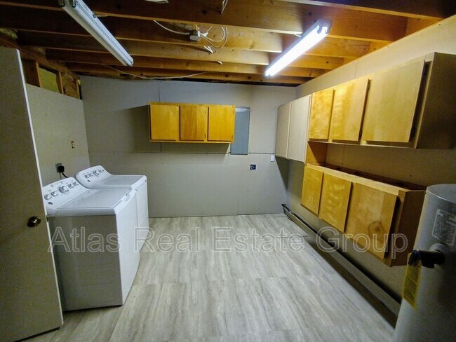 Building Photo - 7428 S 700 E