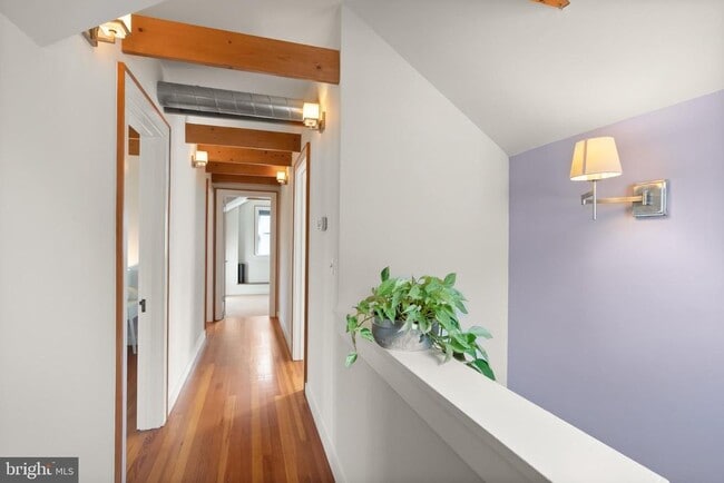 Building Photo - 1804 S Oakland St