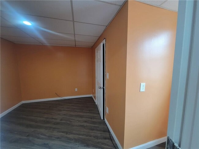 Building Photo - 350 Dyer Ave