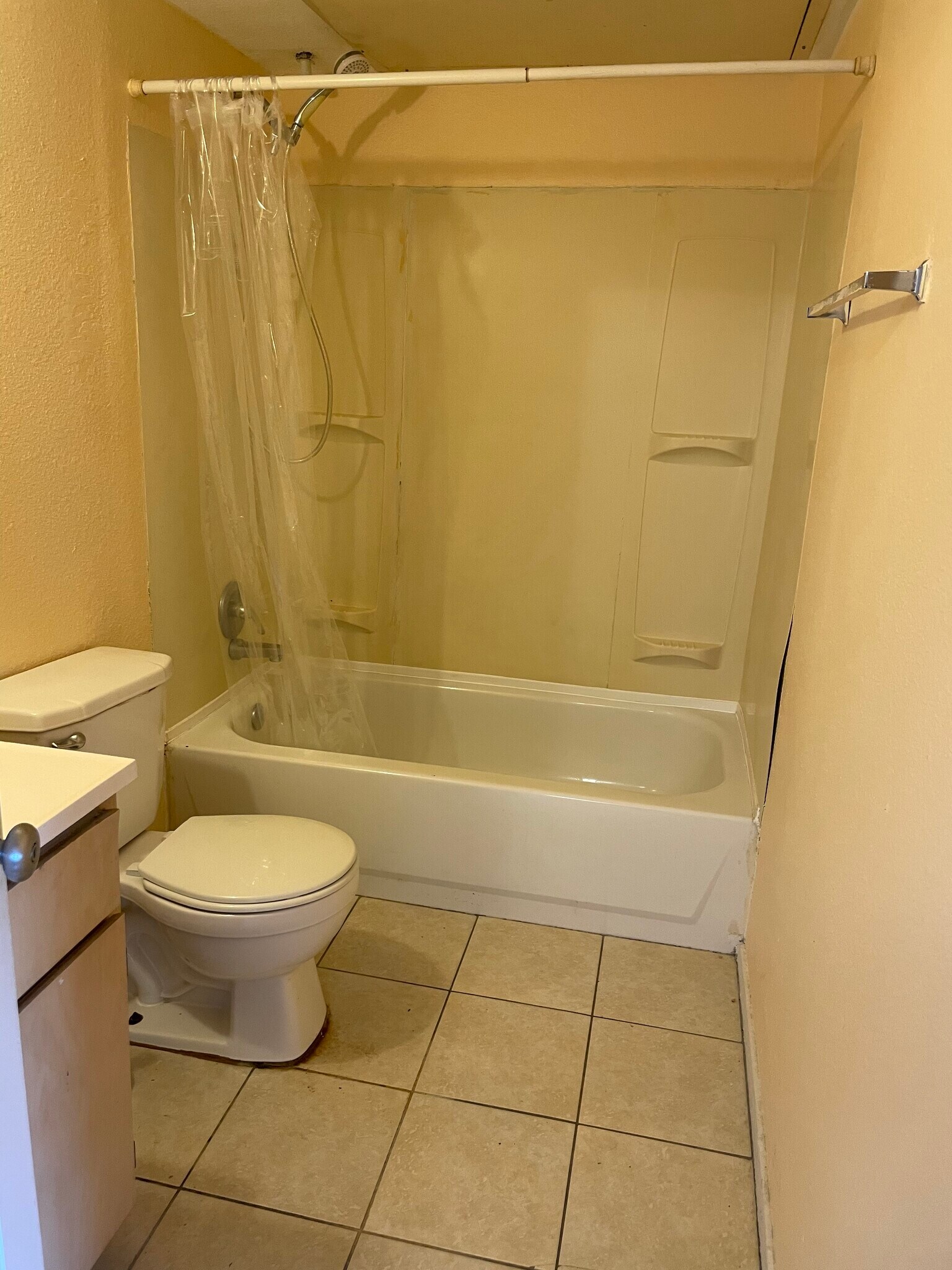 Bathroom - 3118 San Jacinto St