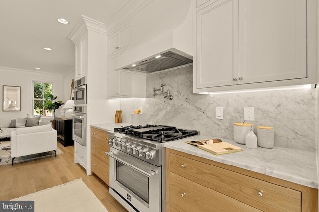 Building Photo - 4830 8th St NW