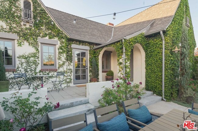 Building Photo - 513 N Mansfield Ave