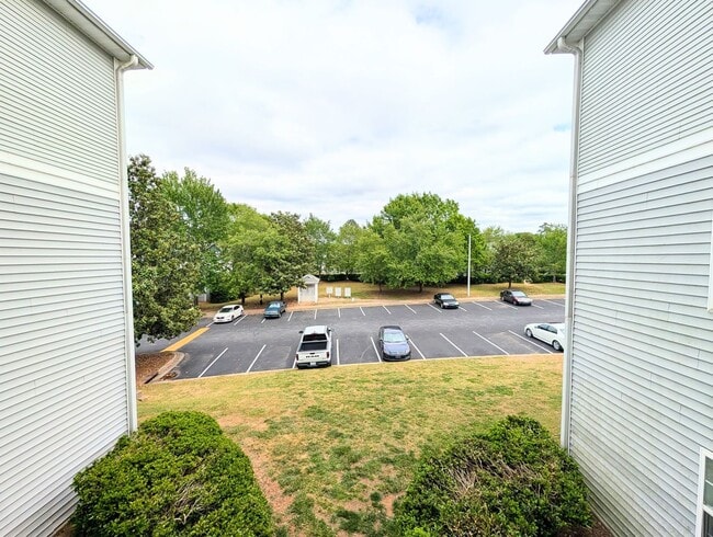 Building Photo - 2011 Wolfmill Dr
