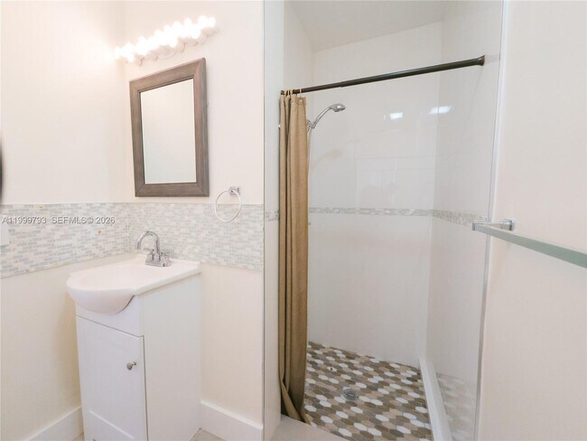 Building Photo - 5781 SW 25th St