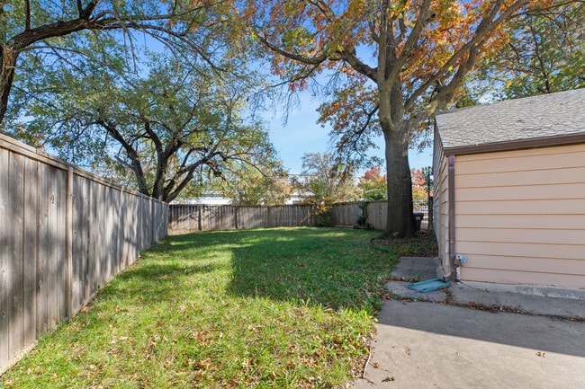 Building Photo - 22 E Hawthorne St