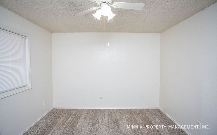 Building Photo - 8208 Vernon Ave