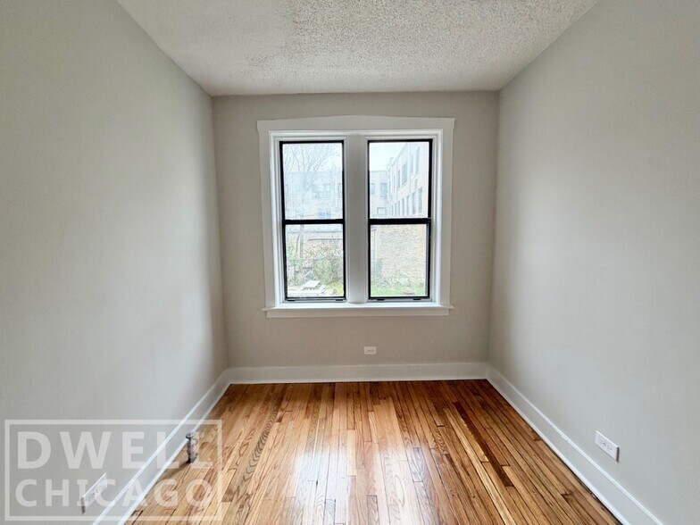 Building Photo - 1540 N Kedzie Ave