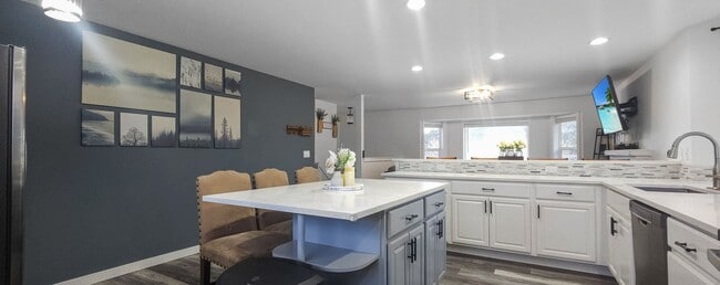 Building Photo - Beautiful 4 bedroom home in Tacoma