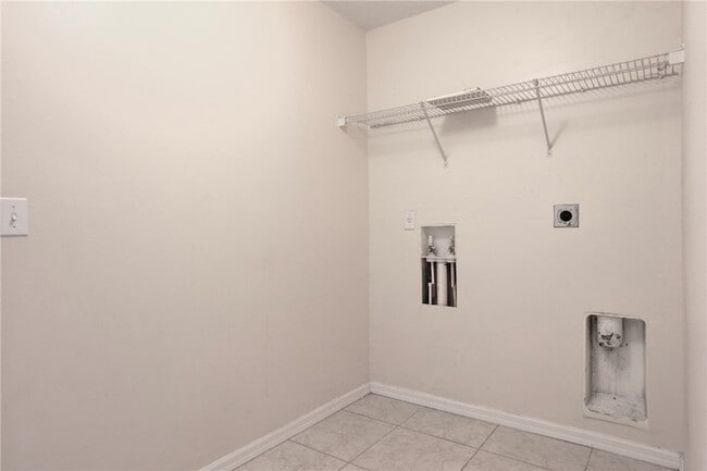 Building Photo - 113 Drake Way