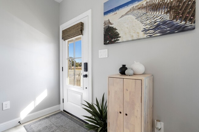 Building Photo - 135 Brady Dr