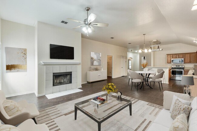 Building Photo - 2807 Lakefield Dr