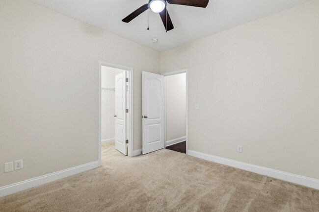 Building Photo - 5 Bedrooms in the heart of Summerfield!